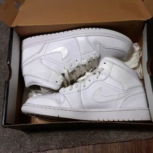 Air Jordan 1 mid
